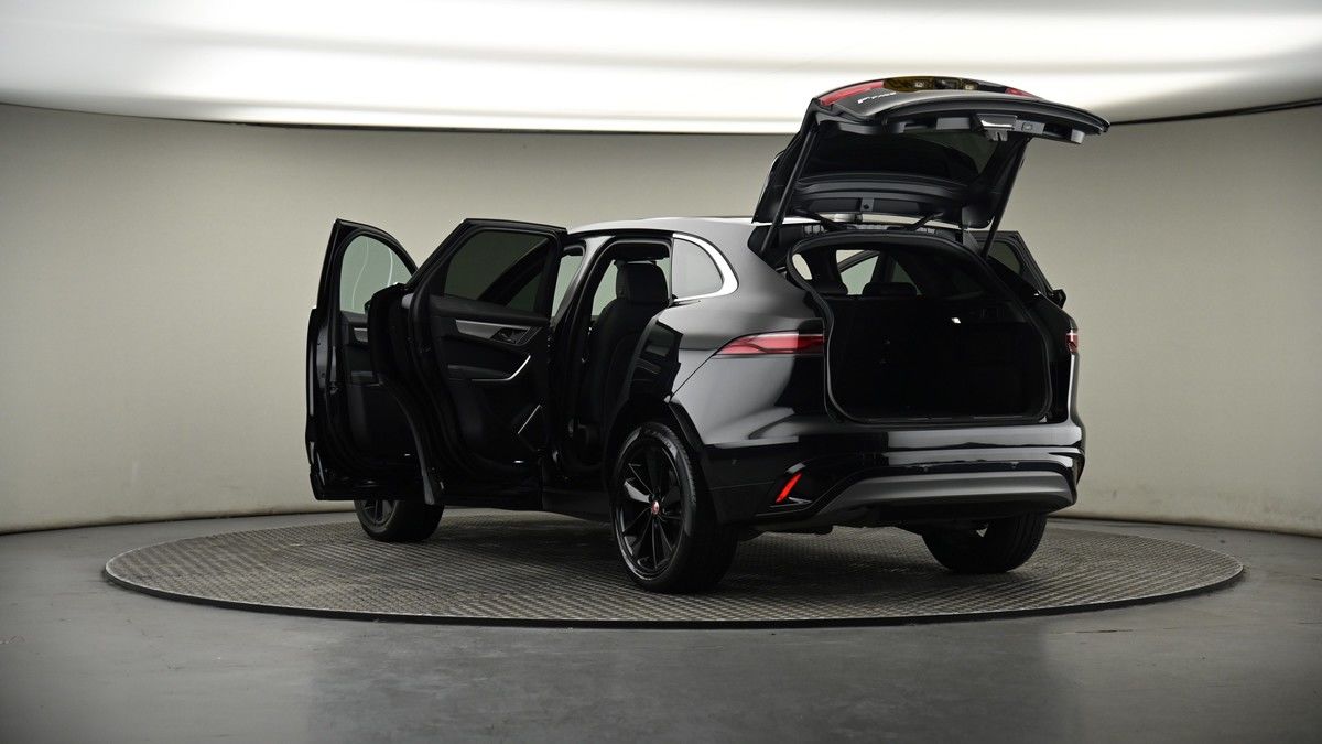 Jaguar F-PACE Image 7