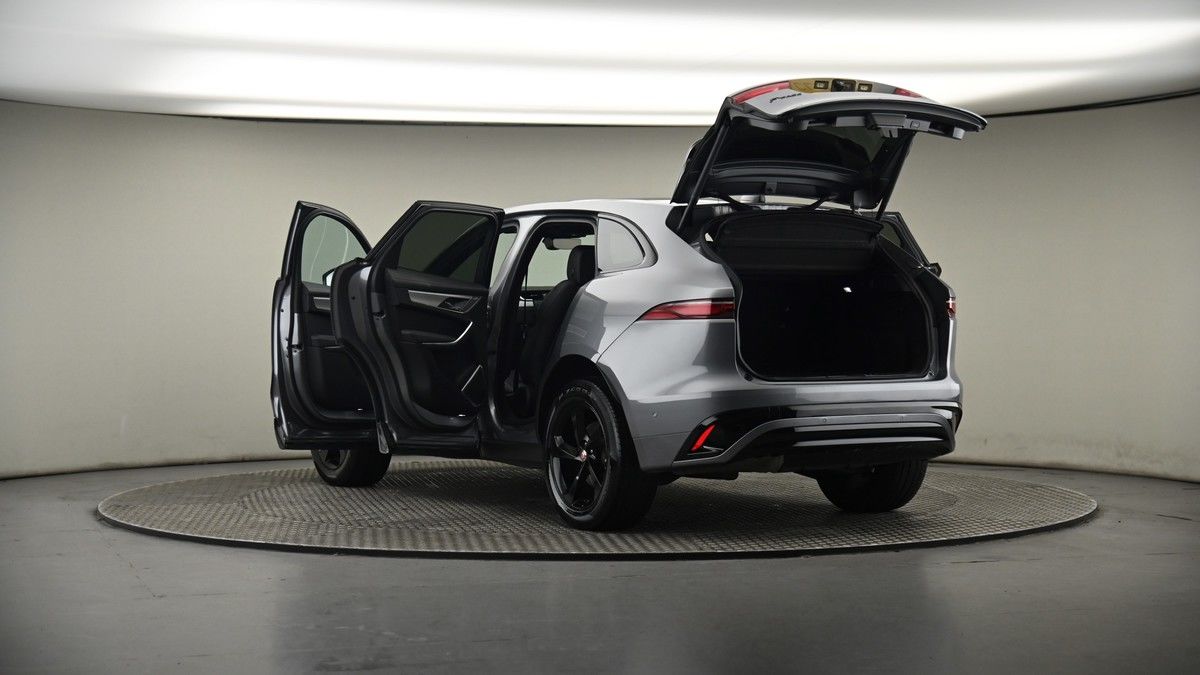 Jaguar F-PACE Image 8