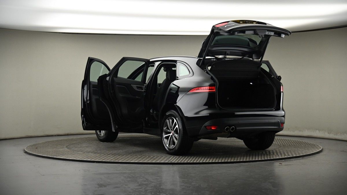 Jaguar F-PACE Image 8