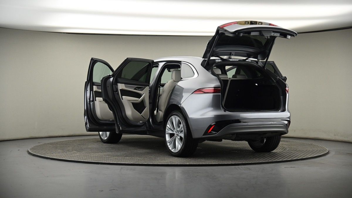 Jaguar F-PACE Image 8