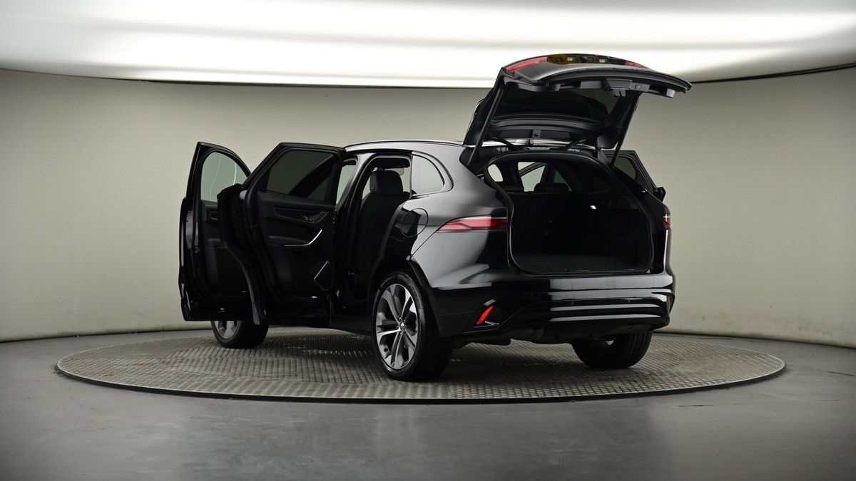 Jaguar F-PACE Image 8