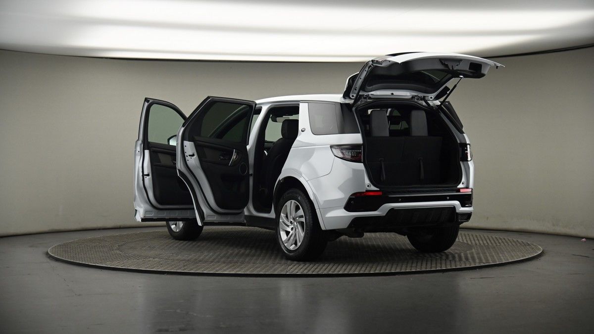 Land Rover Discovery Sport Image 8