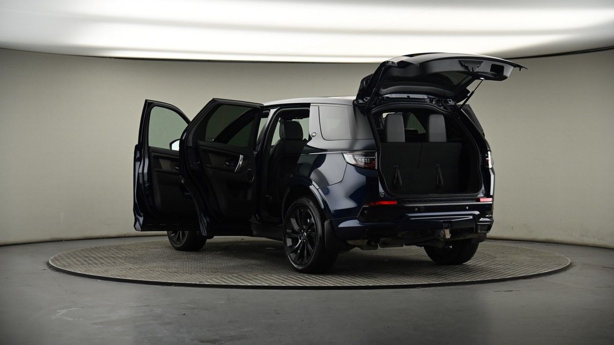 Land Rover Discovery Sport Image 8