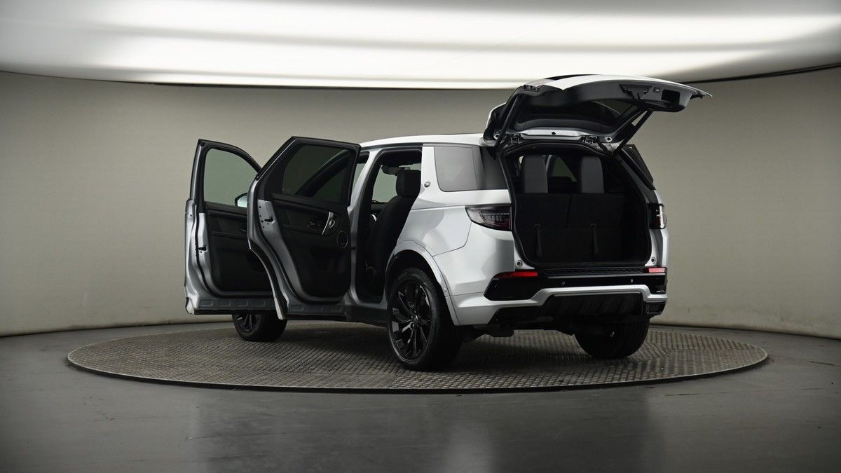 Land Rover Discovery Sport Image 8