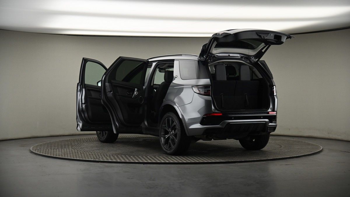 Land Rover Discovery Sport Image 8