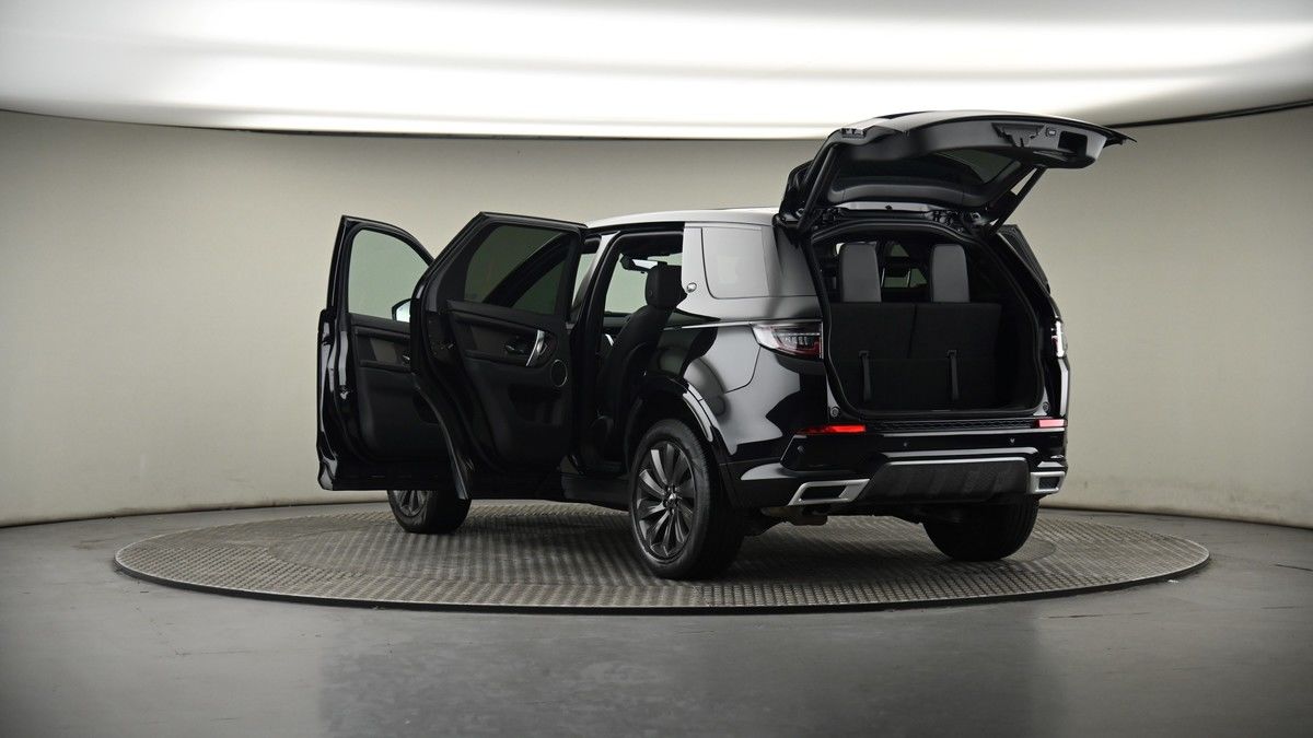 Land Rover Discovery Sport Image 8