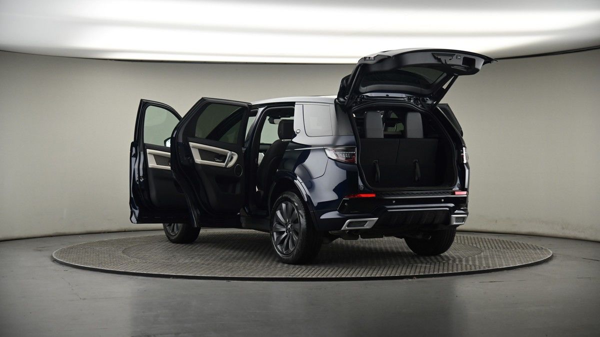 Land Rover Discovery Sport Image 8