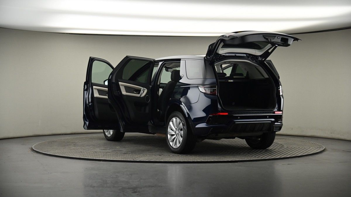 Land Rover Discovery Sport Image 8