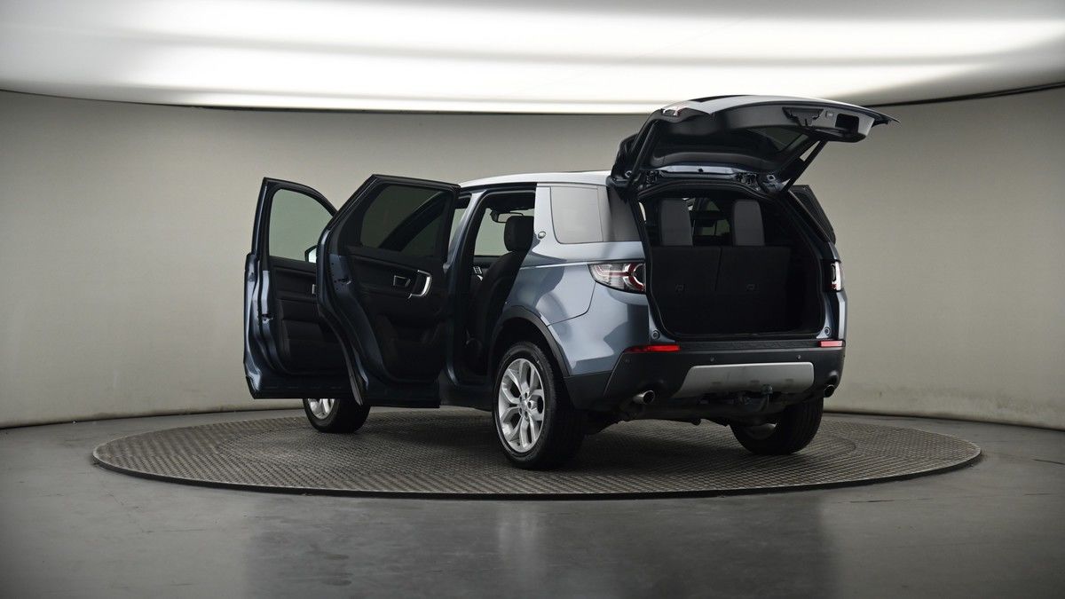 Land Rover Discovery Sport Image 8