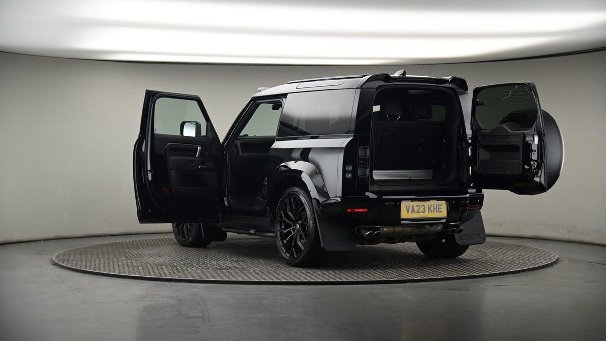 More views of Land Rover Defender 90