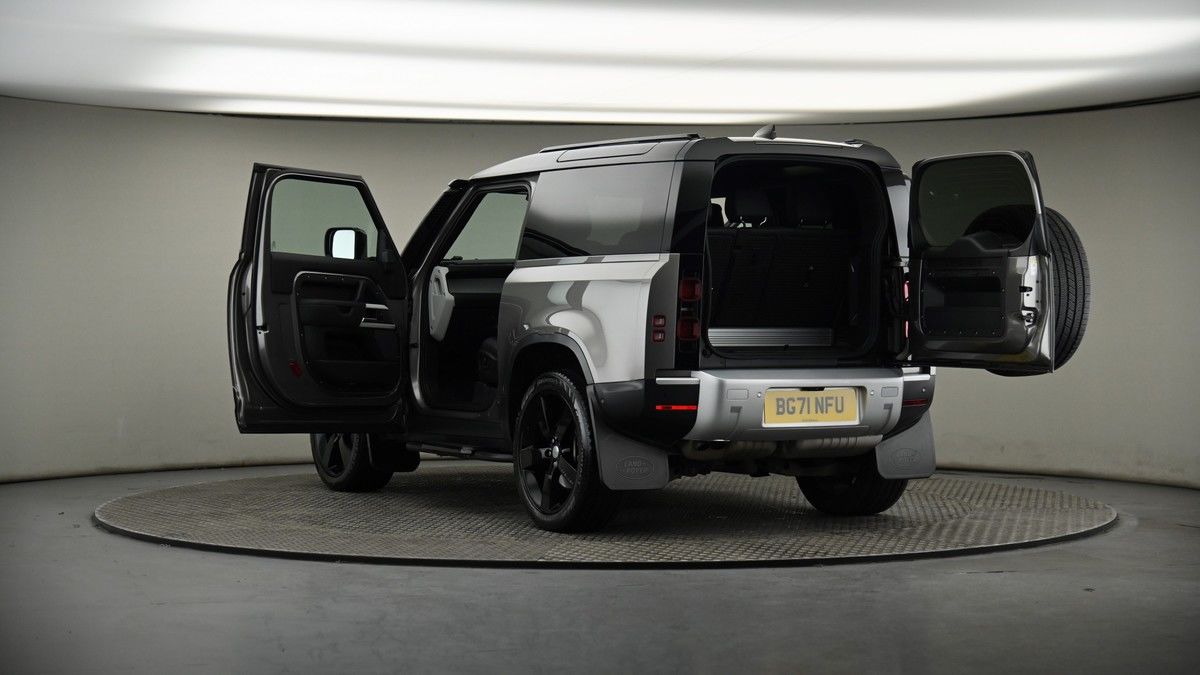 Land Rover Defender 90 Image 8