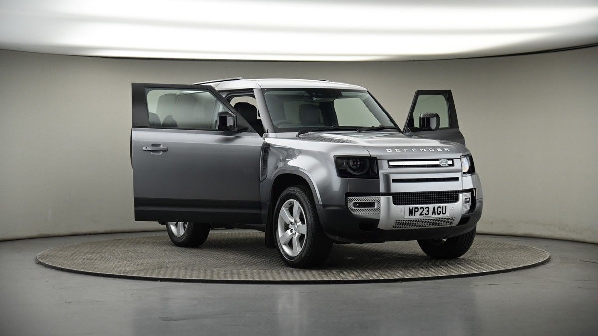 More views of Land Rover Defender 90