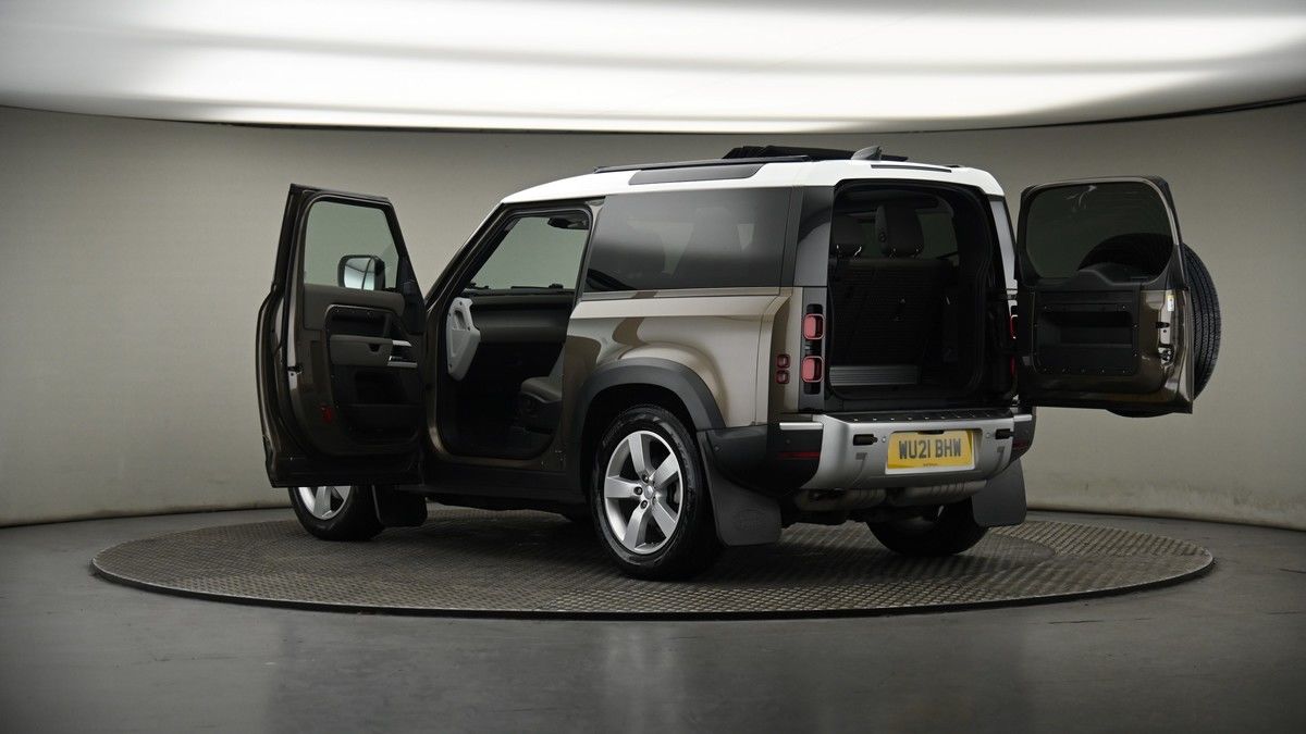 More views of Land Rover Defender 90