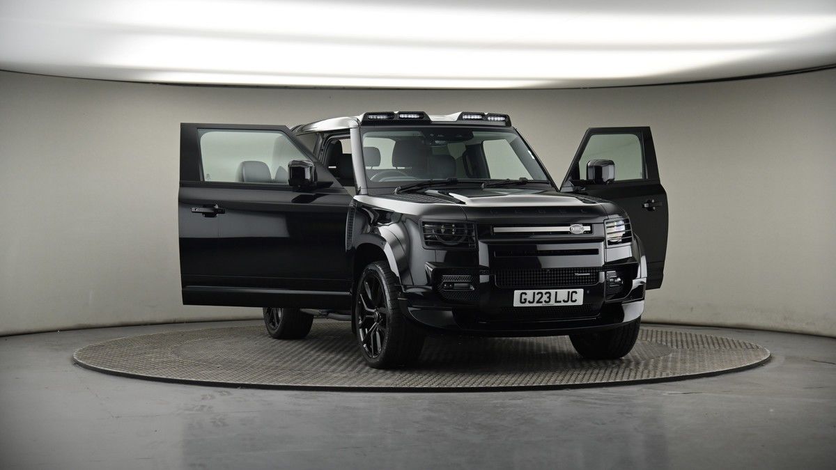 More views of Land Rover Defender 90