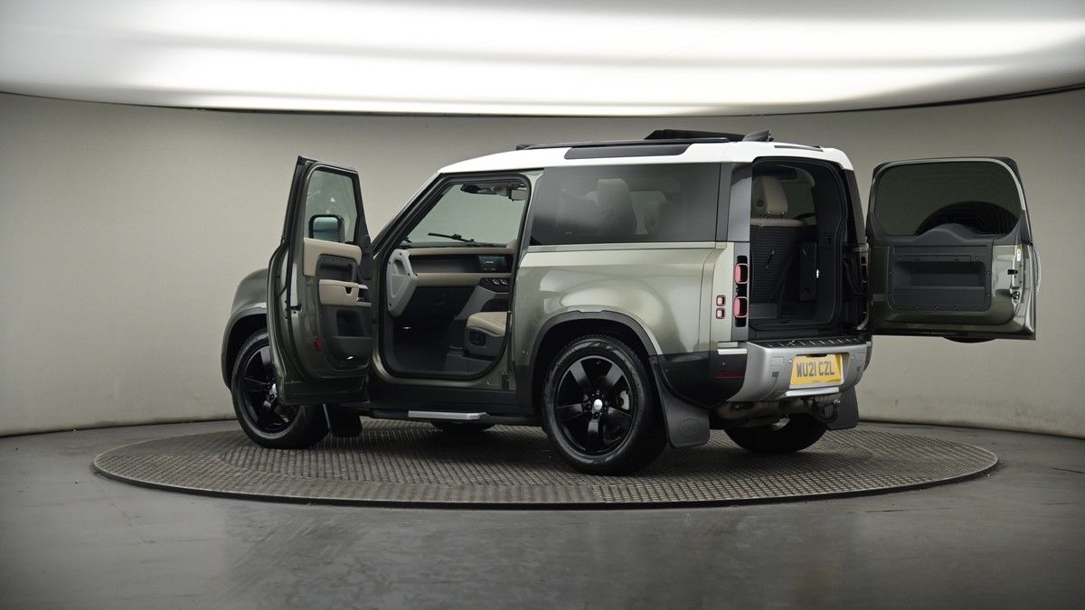 More views of Land Rover Defender 90