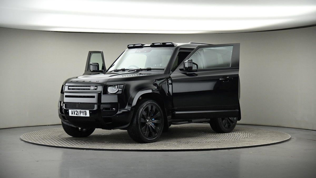 More views of Land Rover Defender 90