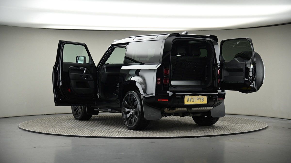 Land Rover Defender 90 Image 8