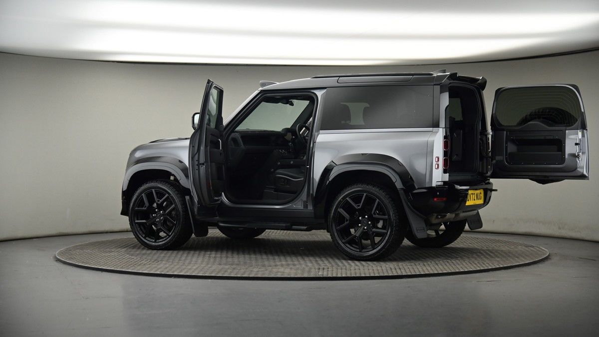 More views of Land Rover Defender 90