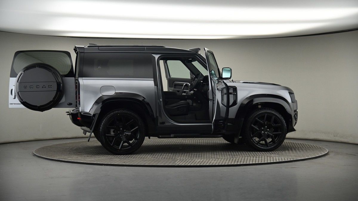 More views of Land Rover Defender 90