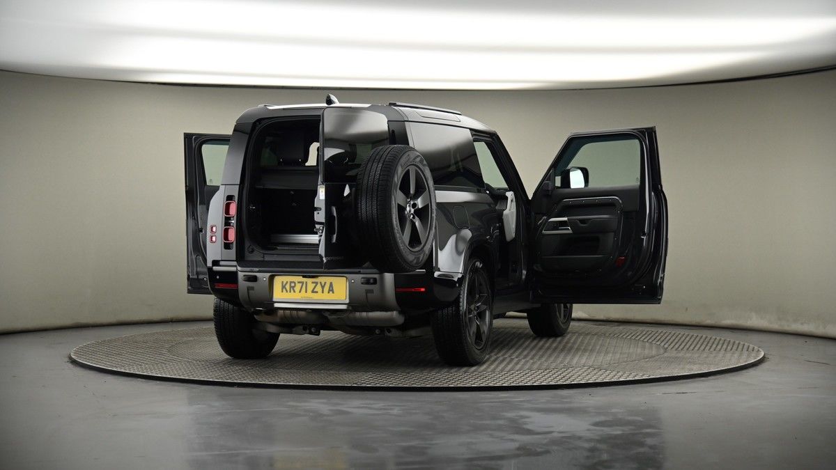 More views of Land Rover Defender 90