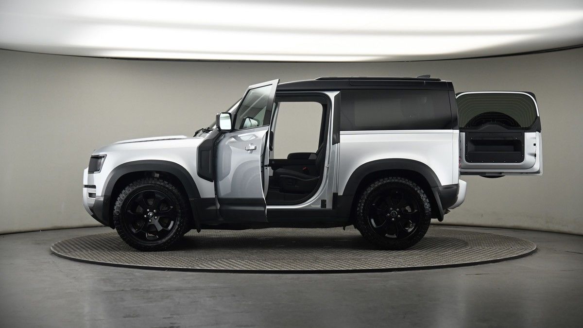 More views of Land Rover Defender 90