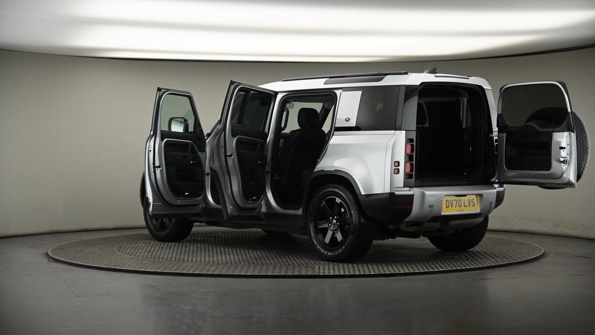 More views of Land Rover Defender 110