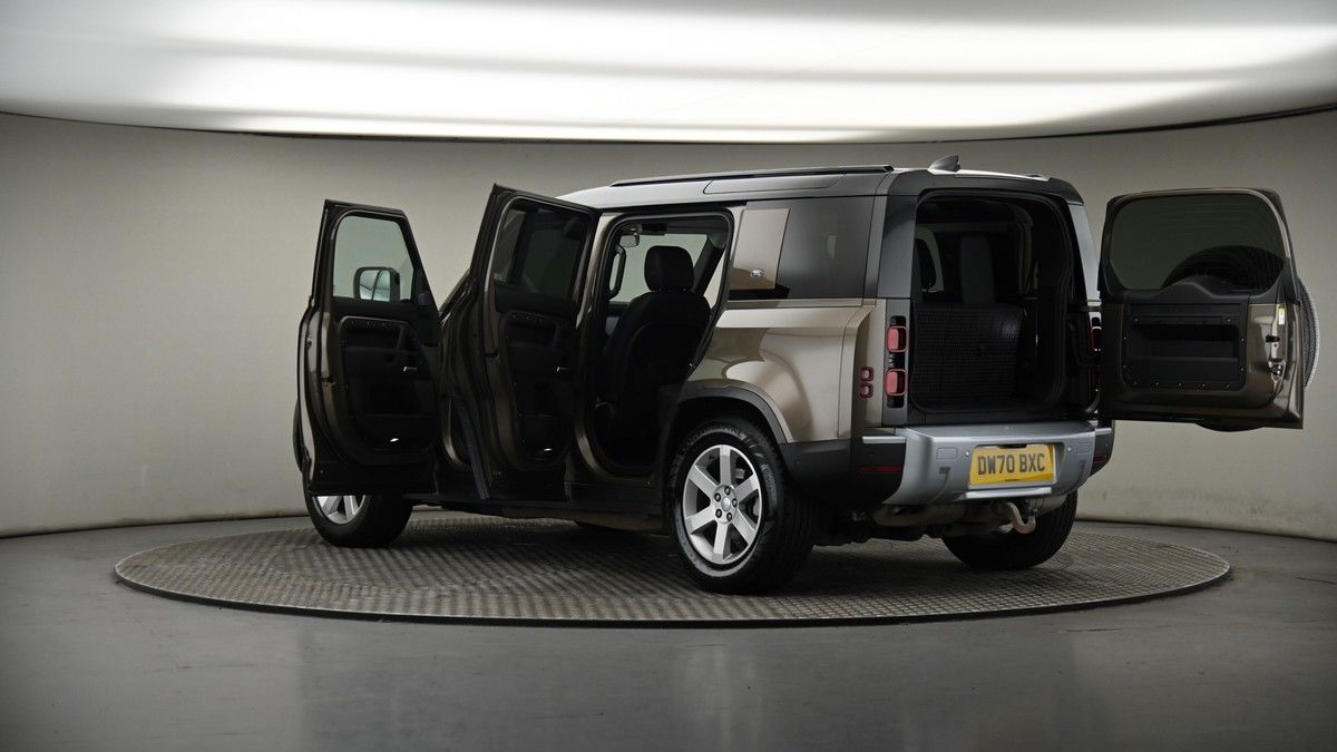 More views of Land Rover Defender 110