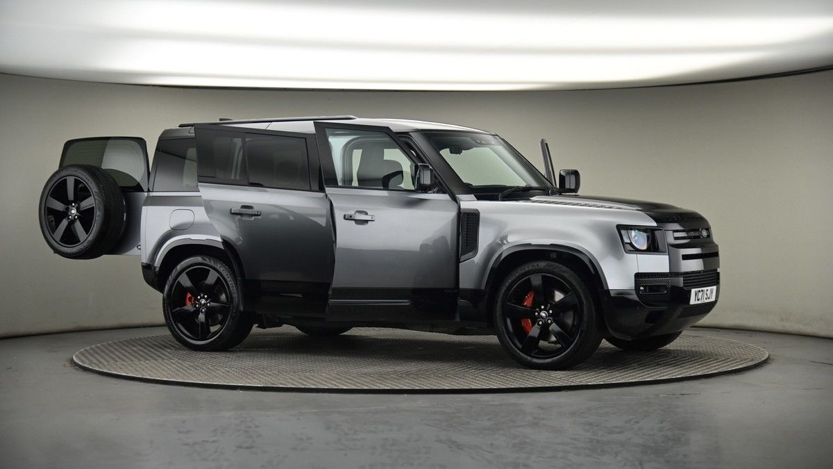 More views of Land Rover Defender 110