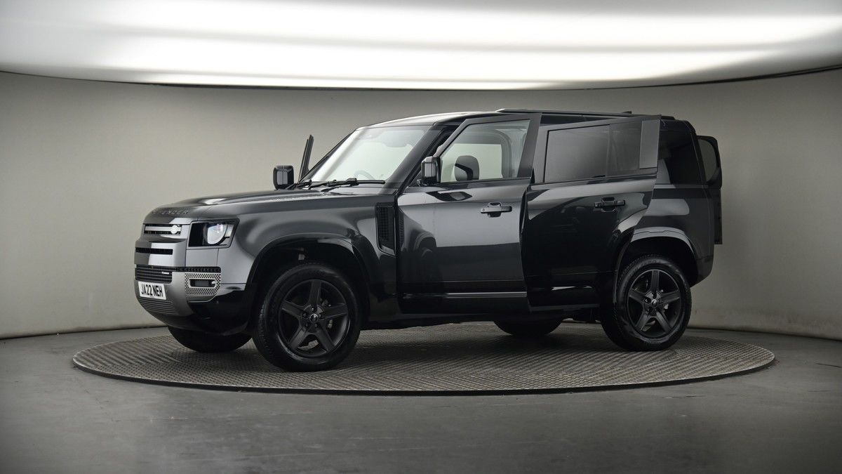 More views of Land Rover Defender 110