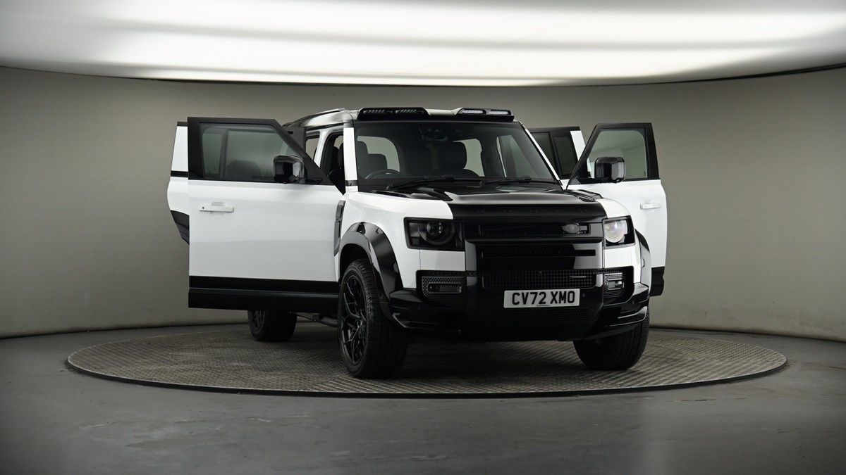 More views of Land Rover Defender 110