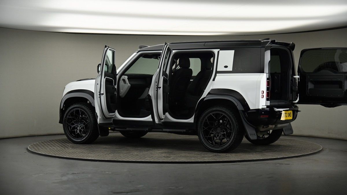 More views of Land Rover Defender 110