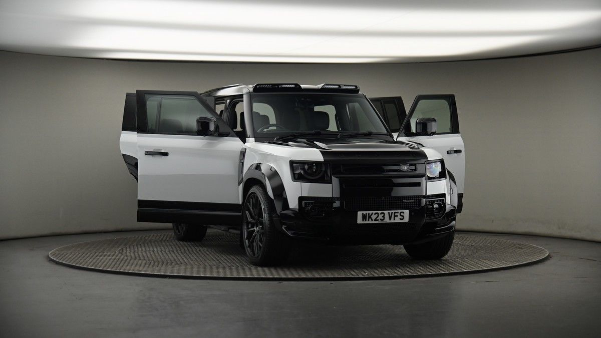 More views of Land Rover Defender 110