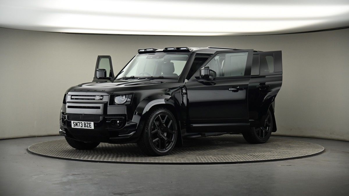 More views of Land Rover Defender 110