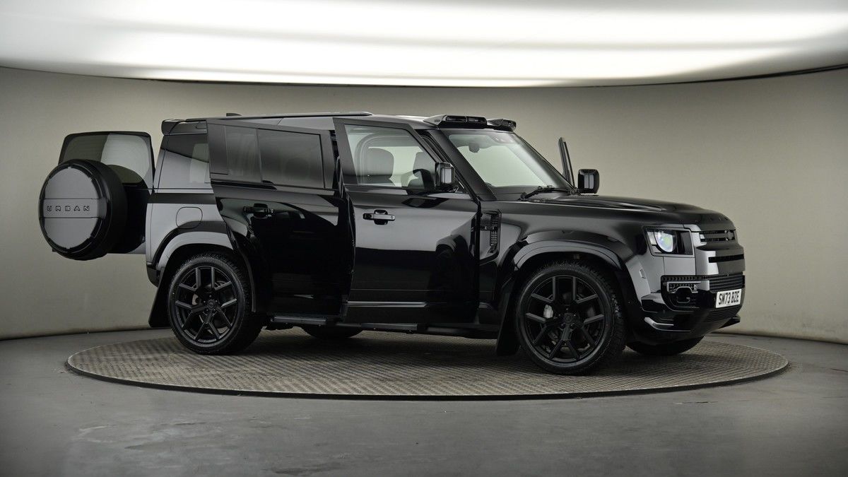 More views of Land Rover Defender 110