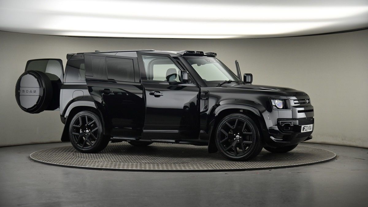 More views of Land Rover Defender 110