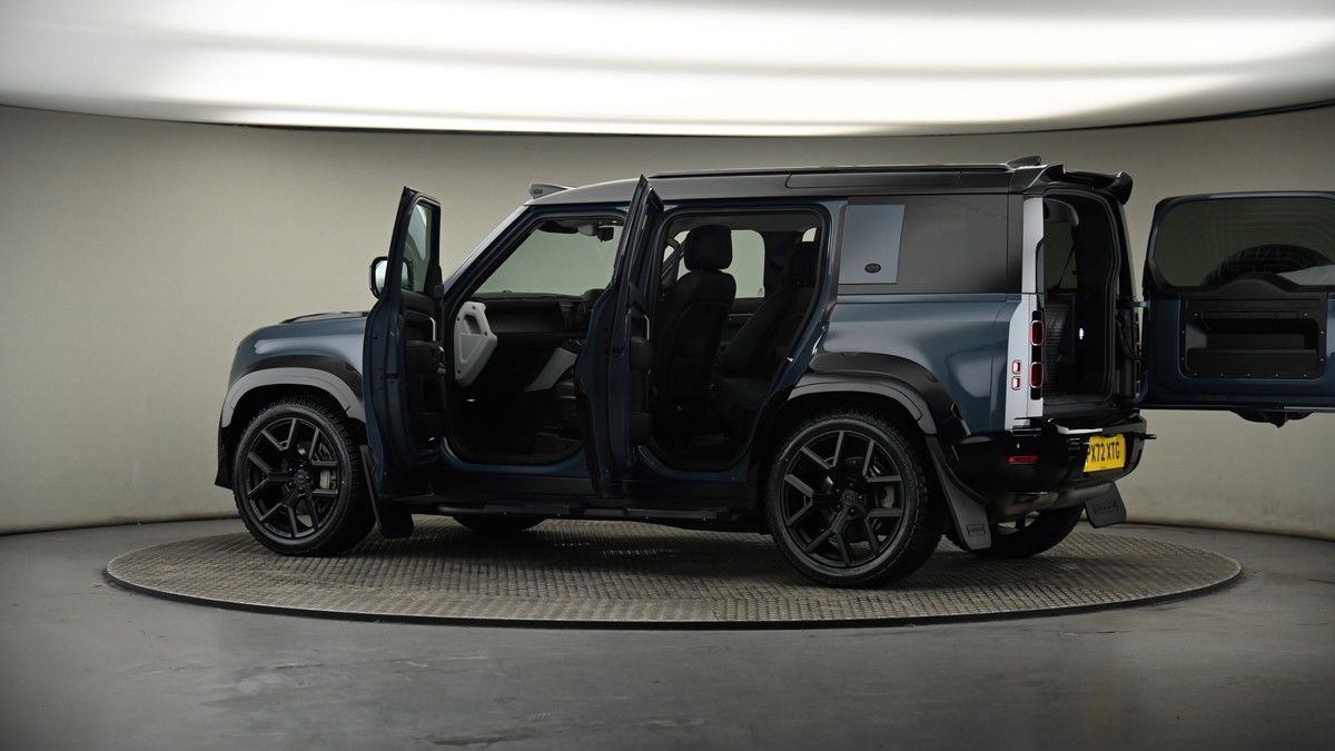 More views of Land Rover Defender 110