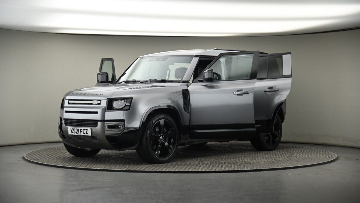 More views of Land Rover Defender 110