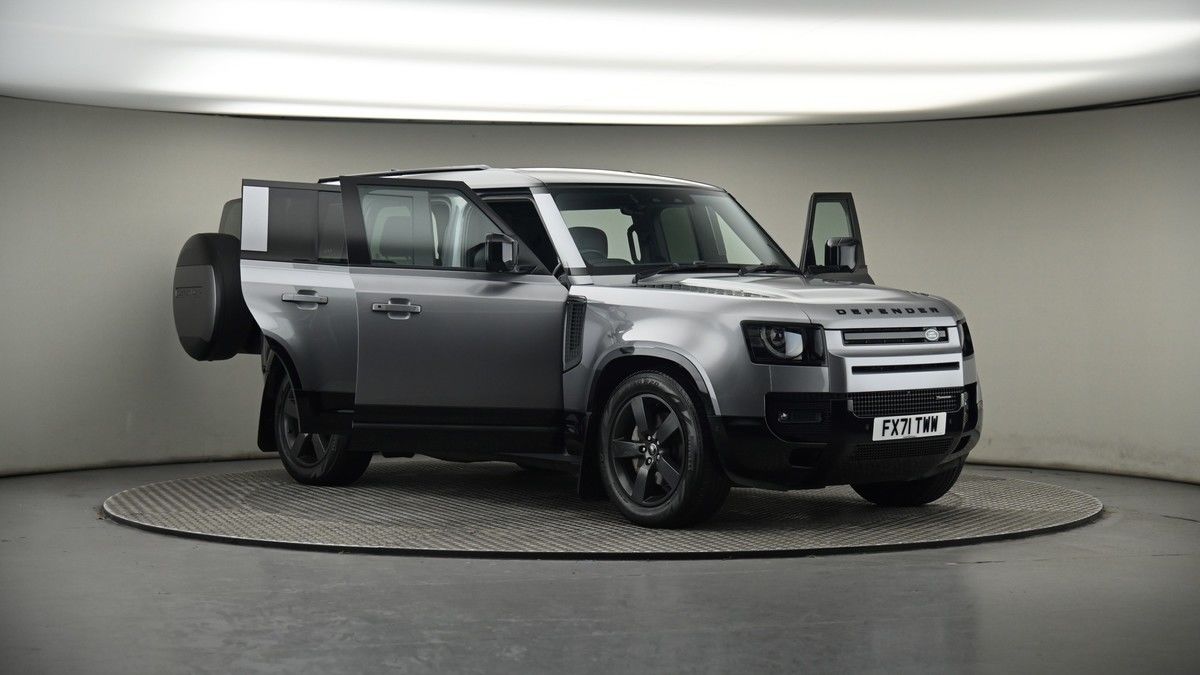 More views of Land Rover Defender 110