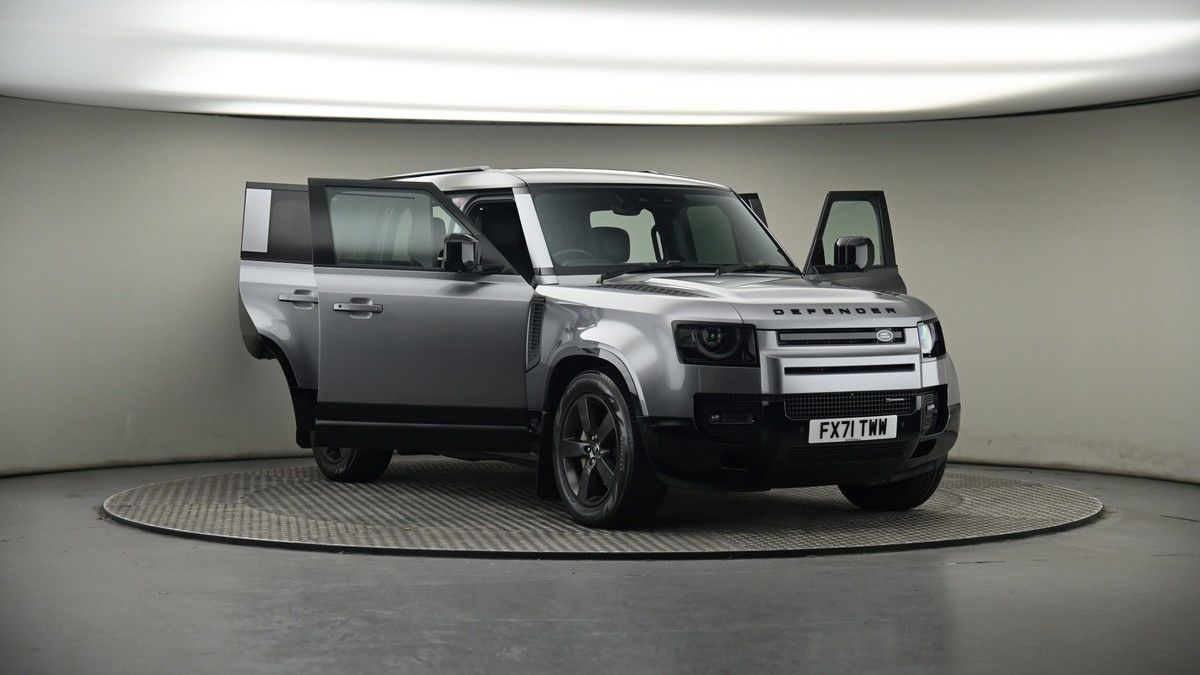 More views of Land Rover Defender 110