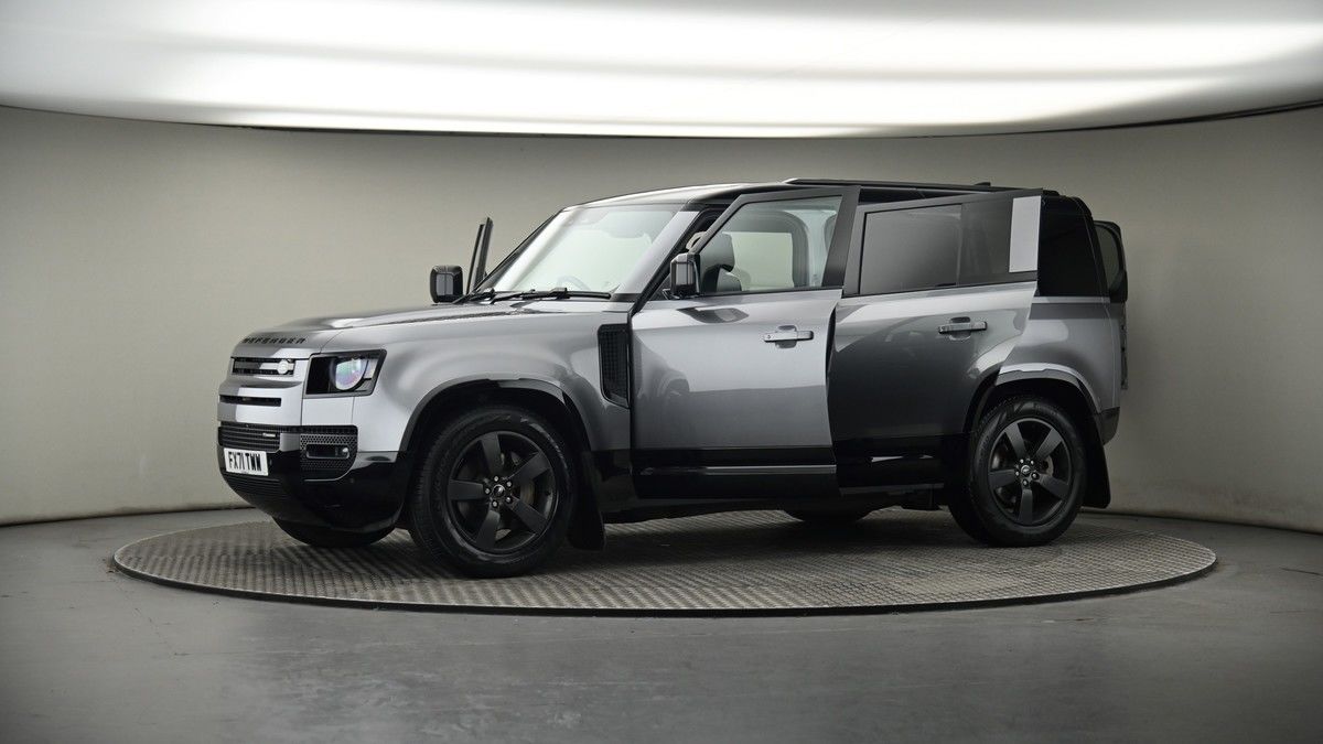 More views of Land Rover Defender 110