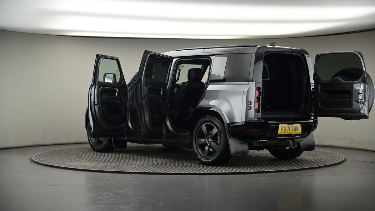 More views of Land Rover Defender 110