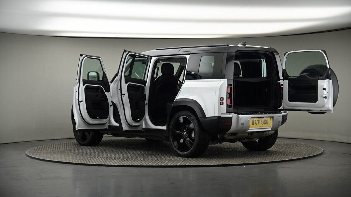 More views of Land Rover Defender 110