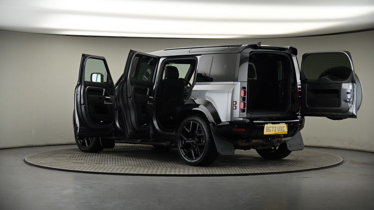 More views of Land Rover Defender 110