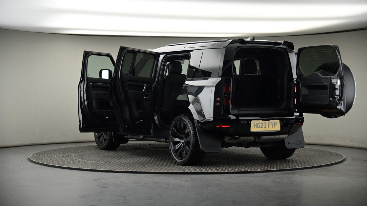 More views of Land Rover Defender 110