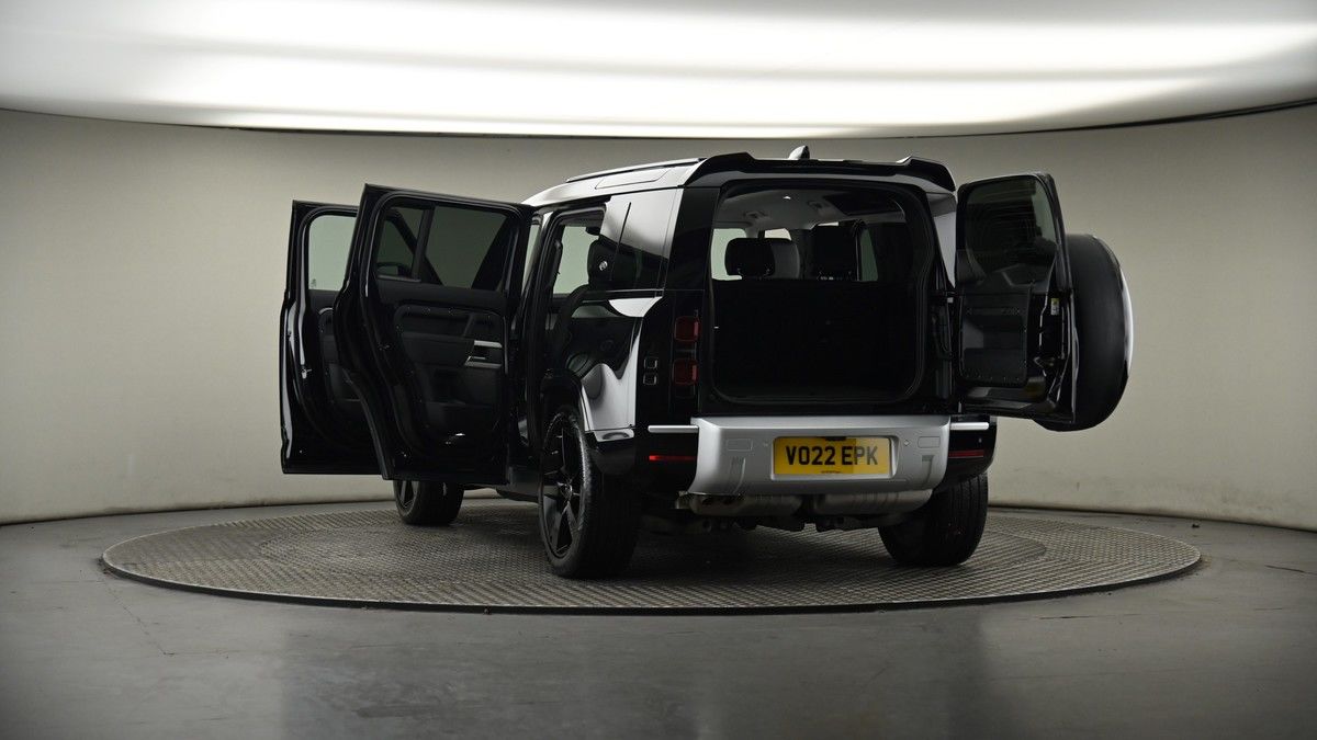 Land Rover Defender 110 Image 8