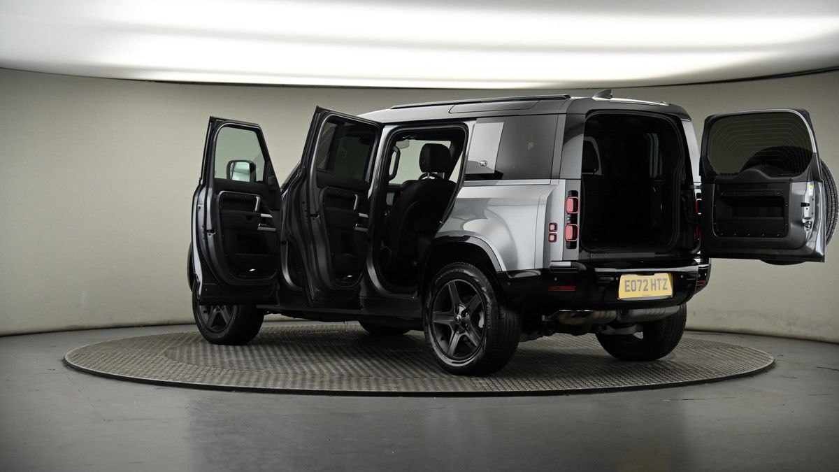 More views of Land Rover Defender 110