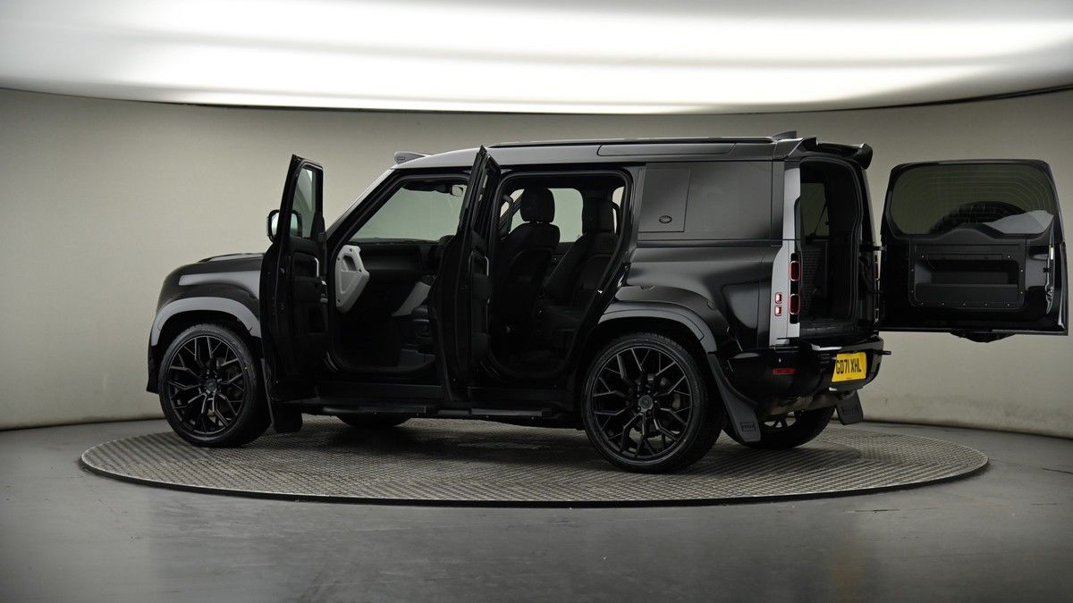 More views of Land Rover Defender 110