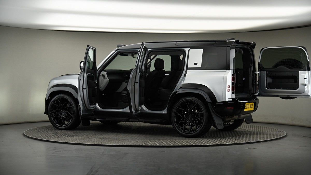 More views of Land Rover Defender 110