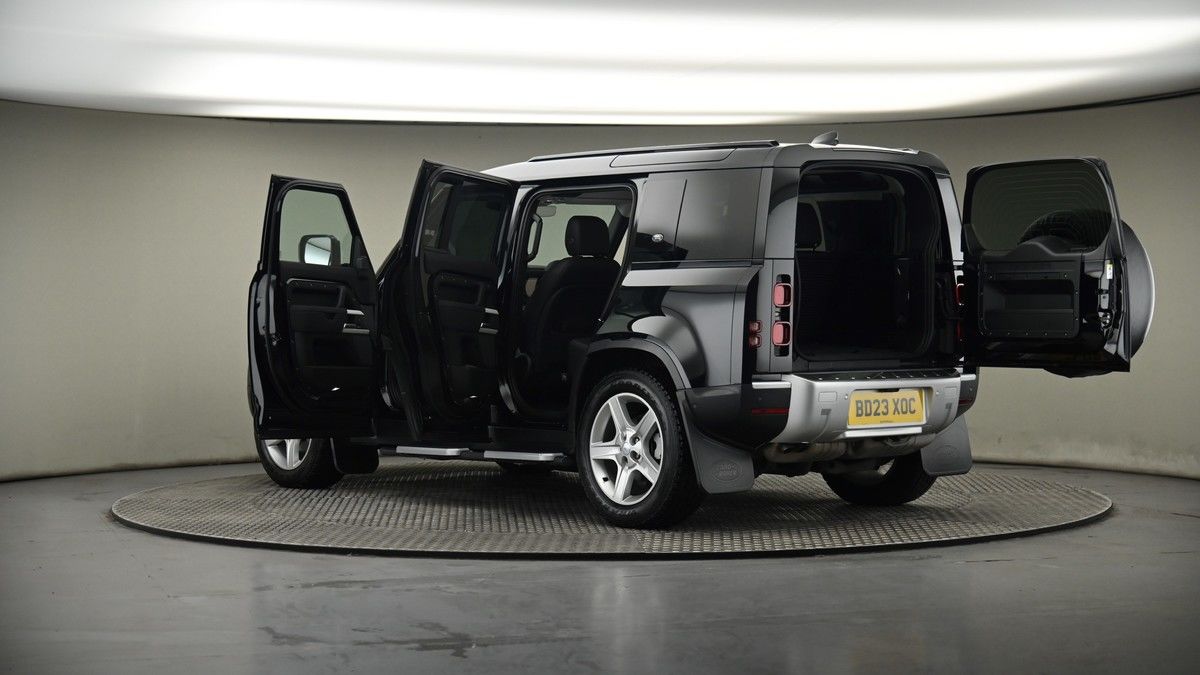 More views of Land Rover Defender 110