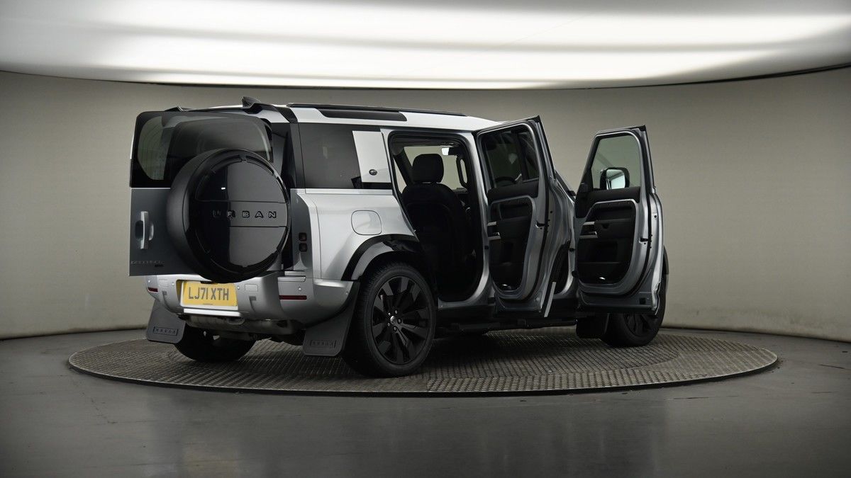 More views of Land Rover Defender 110